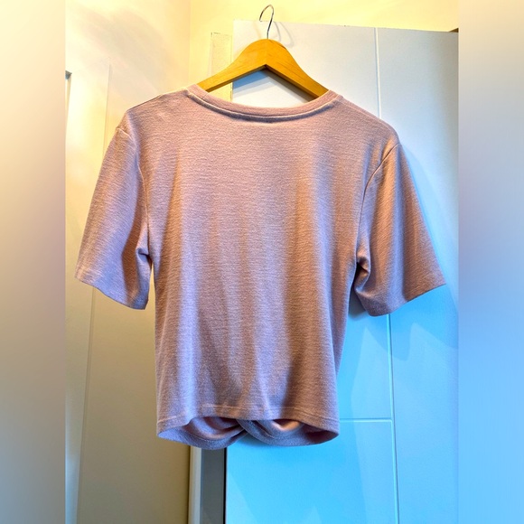 Aritzia fall short sleeve top. Size M - Picture 2 of 4